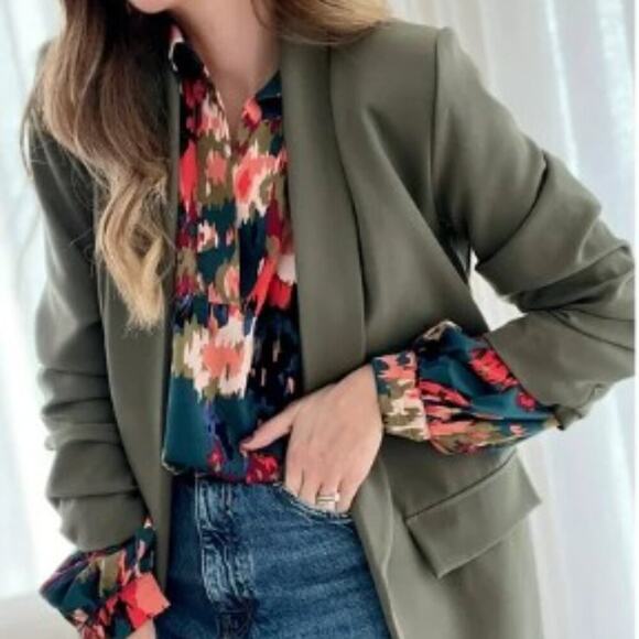 SIEANE Women's Graffiti Printed V Neck Puff Sleeve Blouse Casual bohemian shirts - Picture 9 of 9